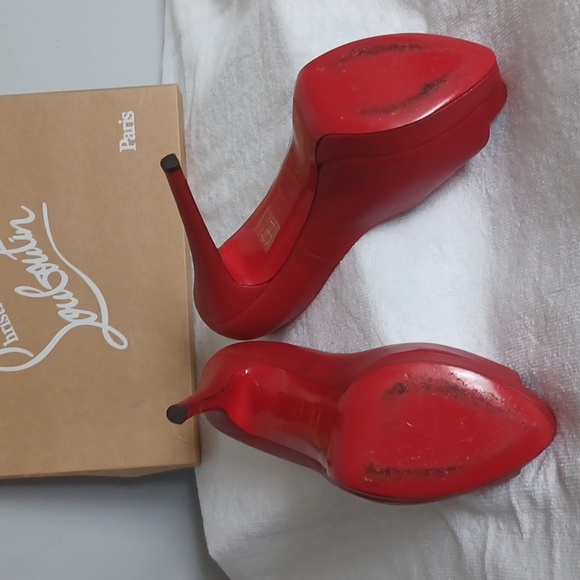 Christian Louboutin Palais Royale Lamb red size 38 womens